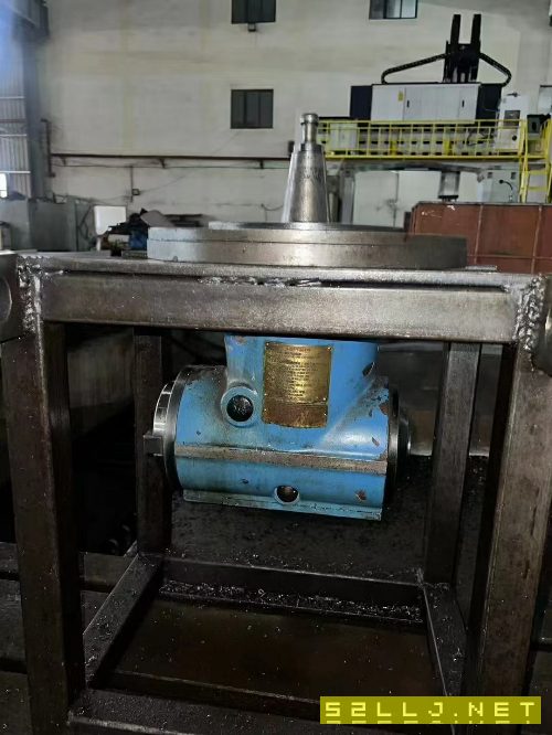 紐威3080龍門加工中心