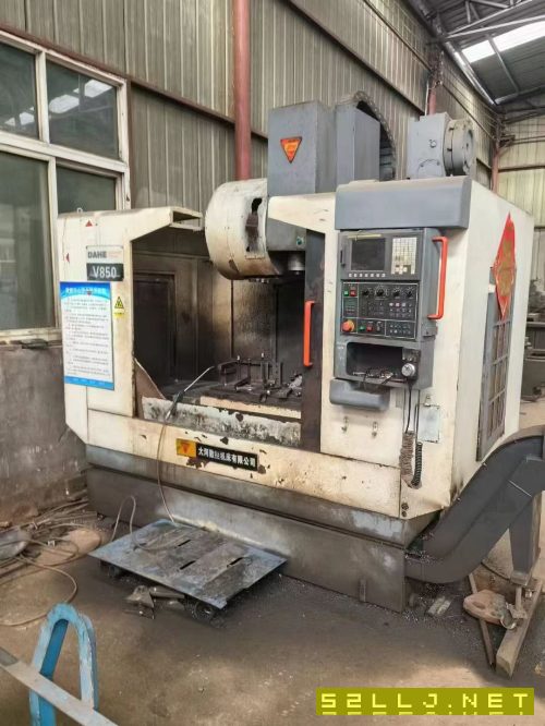 兩臺大河850加工中心，硬規機，非常便宜，帶排削機，.