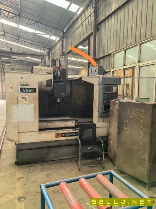 兩臺大河850加工中心，硬規(guī)機(jī)，非常便宜，帶排削機(jī)，.