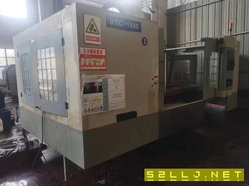 鼎泰1890加工中心，BT50主軸，24把刀庫(kù)，法納克系統(tǒng)，.