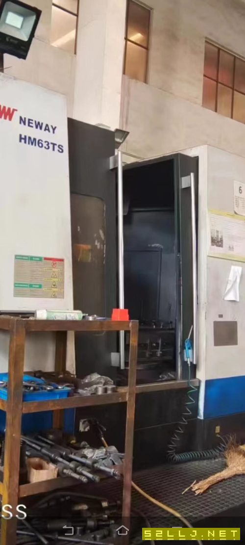 工廠出售鈕威63TS臥式加工中心一臺，2017年發那克0i一MF系統，工作正常帶刀.