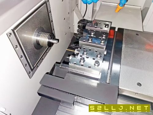 使用三百小時日本津上BM162超精密走芯排刀車，精度一.