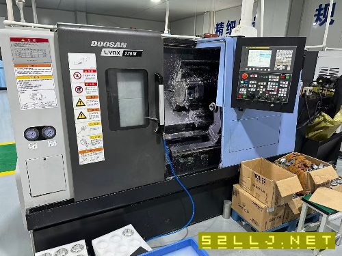 2020年斗山235車銑復合。8寸卡盤帶尾座…