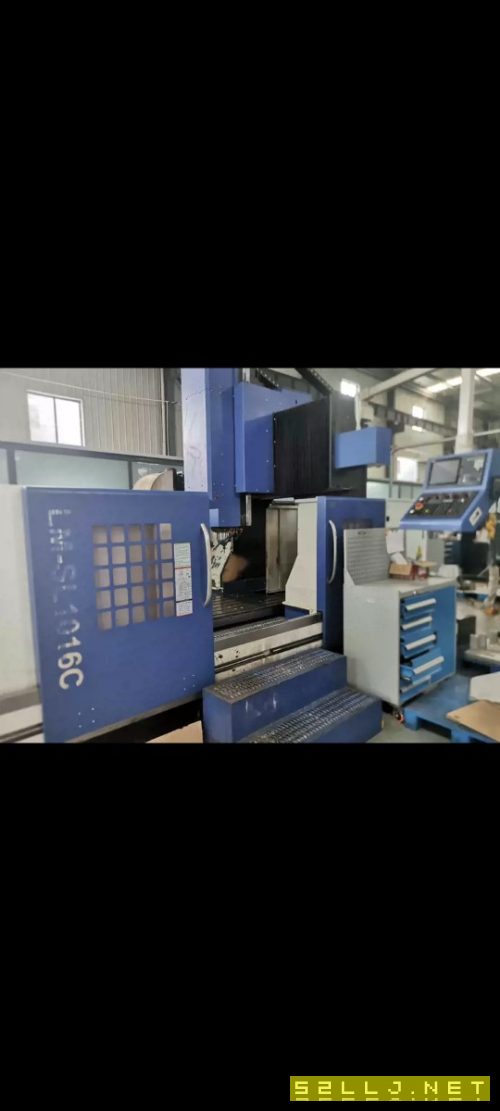 仕興鴻1016龍門加工中心出售，2020年。