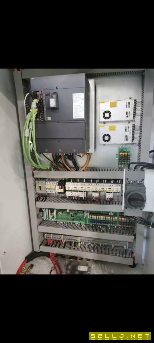 仕興鴻1016龍門加工中心出售，2020年。