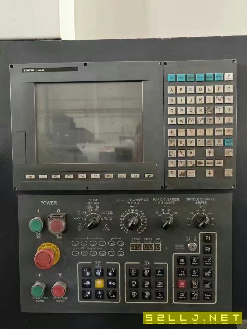 江蘇臺牧1370加工中心，臺灣御成BT50主軸，工作臺1400.