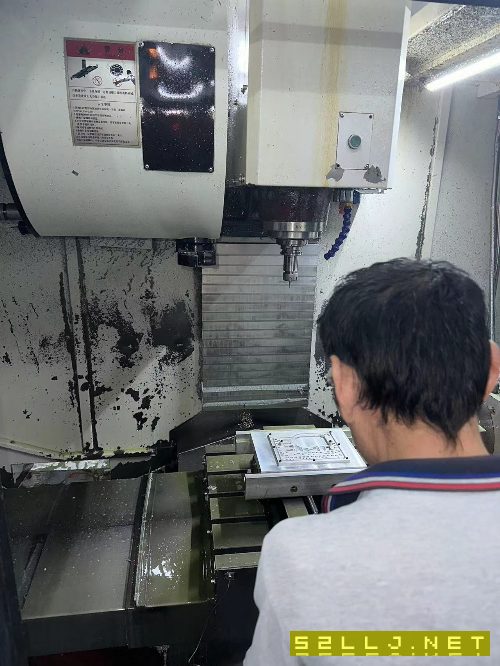 850加工中心兩臺