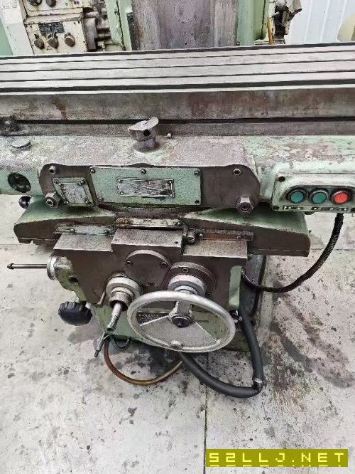 超低價出售北一96年產X63W萬能銑，內在成色好，附件全