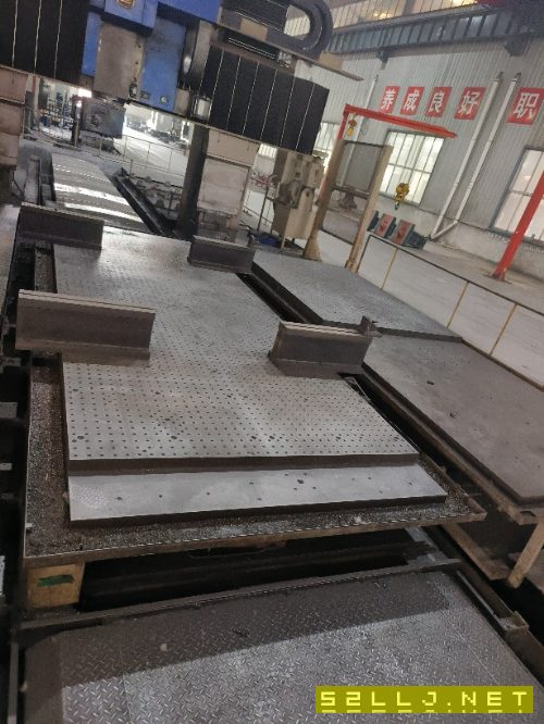 日立精機2650龍門立臥加工中心，雙工交換作臺，行程91.