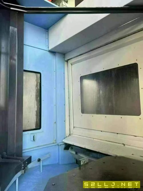 還剩后一臺原裝進口斗山8000臥式加工中心