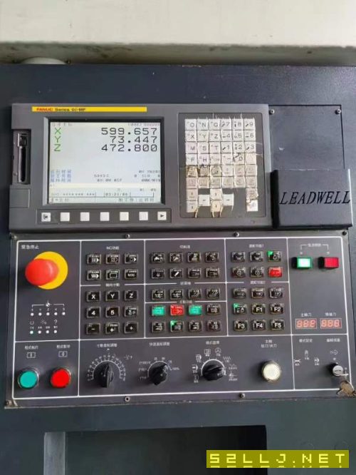 后兩臺臺灣麗偉V-50L立加，BT40大主軸直徑190，主電機.