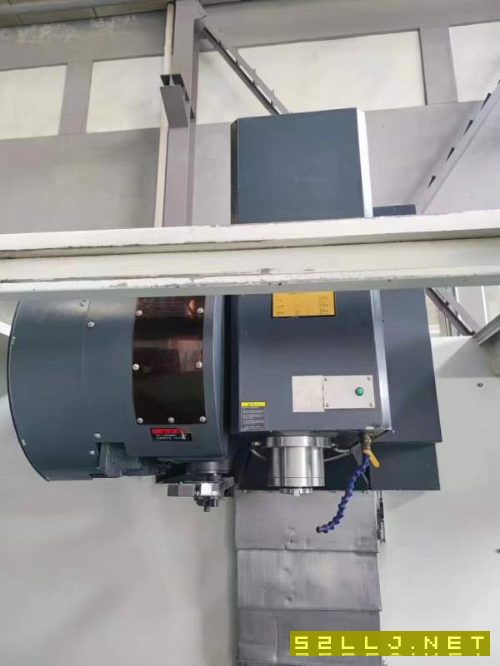 后兩臺臺灣麗偉V-50L立加，BT40大主軸直徑190，主電機.