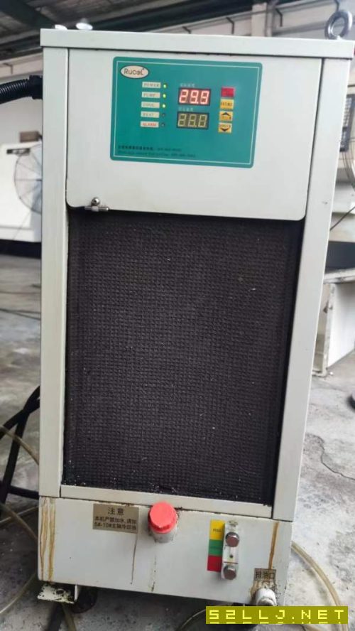 出售浙江華特855加工中心系統:三菱M80系統主軸:BT40主.