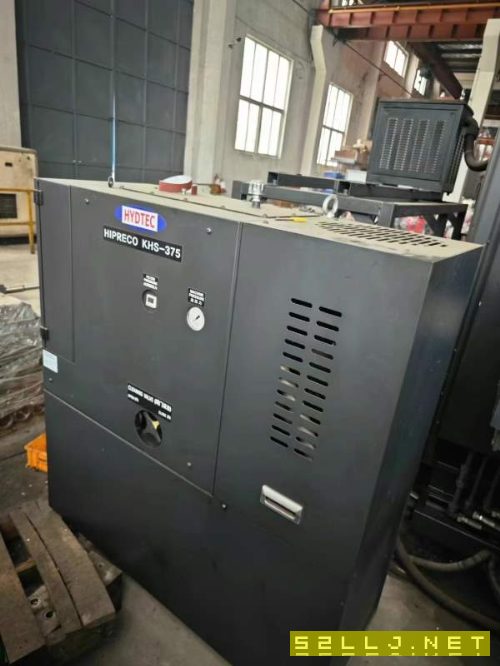 剛剛拿下韓國斗山800臥加鈑金加大，HM805。雙工作臺，.