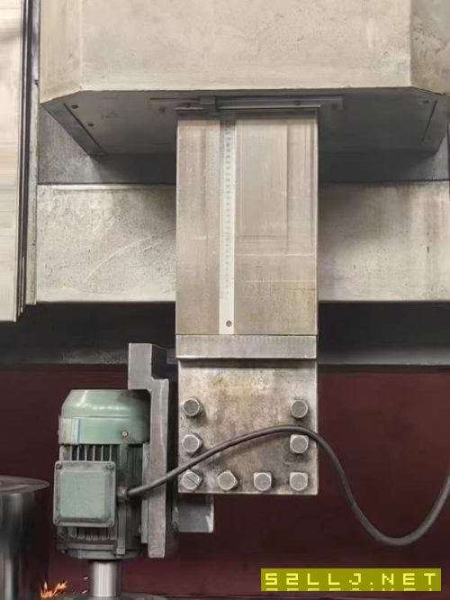售：齊齊哈爾一機5米數控立車2011年生產，加工高度3.1.