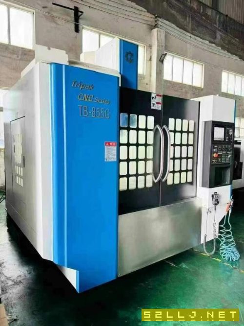 剛到22年底準(zhǔn)新機(jī)鐵霸重型855加工中心，三菱M80系統(tǒng)，.