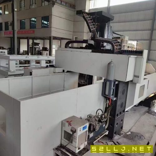 工廠在位出售喬峰LM3217龍門加工中心一臺，2021年12月.