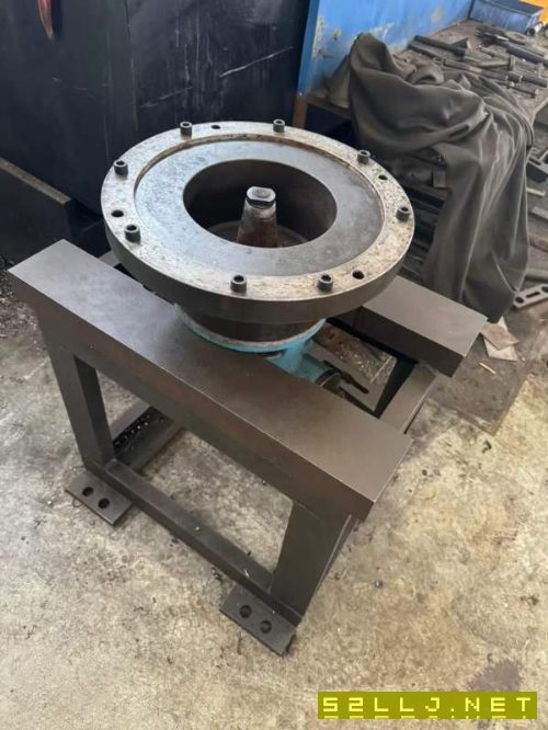 2017年泉州嘉泰4025重型龍門一臺，bt50齒輪頭，工作臺.