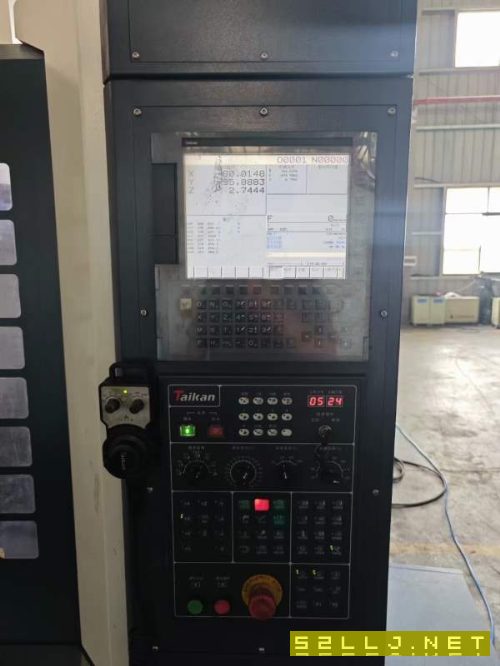 2021年臺(tái)群T-V856S加工中心，三軸滾柱線軌，發(fā)那科MF