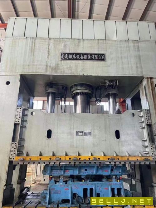 南通鍛壓1600噸，臺面2.5米4.5米，開口2.1米，滑塊行.