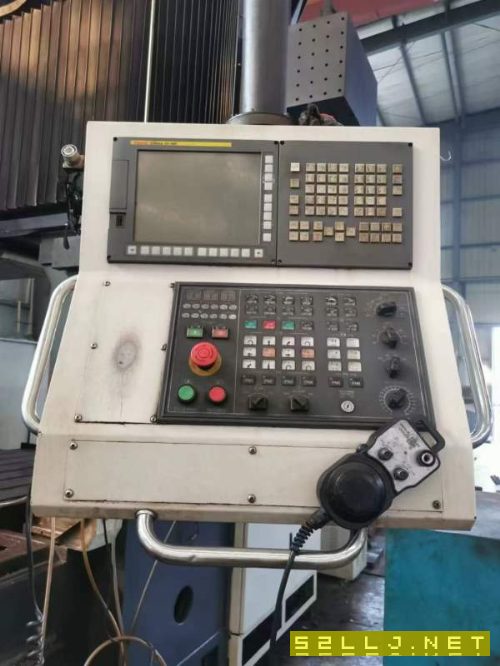 2017年泉州嘉泰4025龍門一臺(tái)，bt50齒輪頭，工作臺(tái)4200.