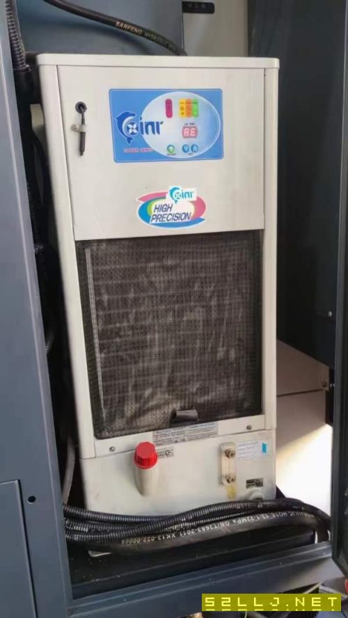 使用1000小時、福建東剛精機重型1270立式加工中心BT40.