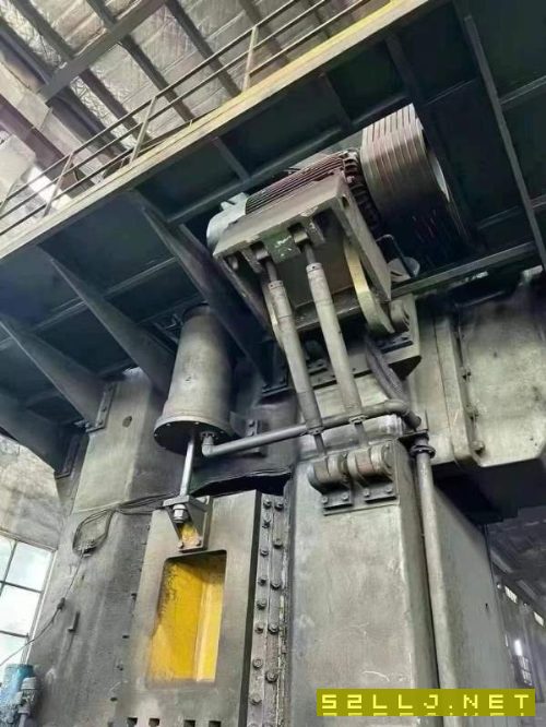 青鍛6300噸摩擦壓力機(jī)質(zhì)量8成新，假一賠三可負(fù)責(zé)安裝.