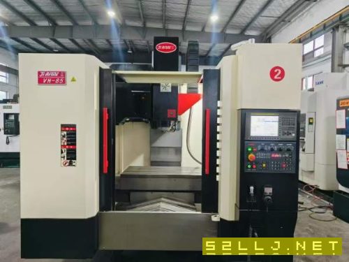新到一臺(tái)2021年喬峰VH85重型855加工中心，發(fā)那科OI-MF.