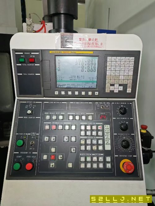 剛買(mǎi)韓國(guó)威亞F500加工中心