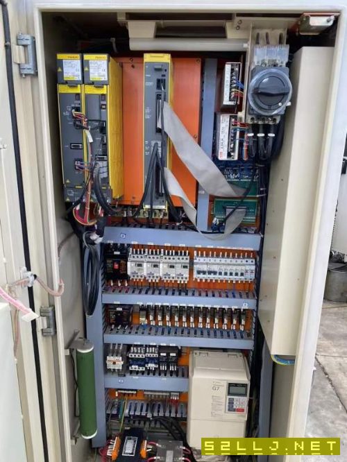 低價清貨處理兩臺基本未用的北京一機714控數銑，齒輪b.