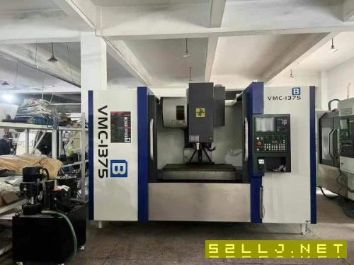 1375立加.帶中心出水9.9新1375加工中心，帶30公斤主軸.