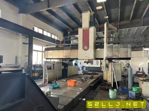 三一重型4028數控龍門，工作臺2米4米，門寬2.8米，門.
