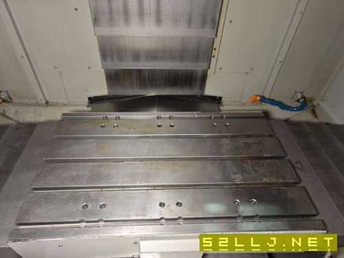 已到庫房同款兩臺日本津上VA4高速高精加工中心，主電.