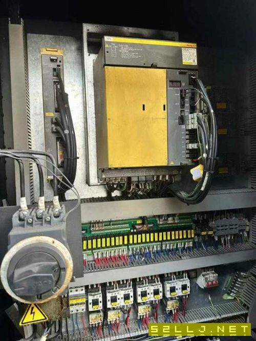 山東永華1060三軸線規BT50主軸。