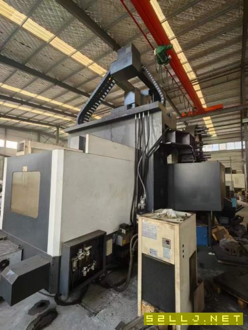 就用了3000多小時，德?lián)P2015龍門加工中心BT50主軸，24.