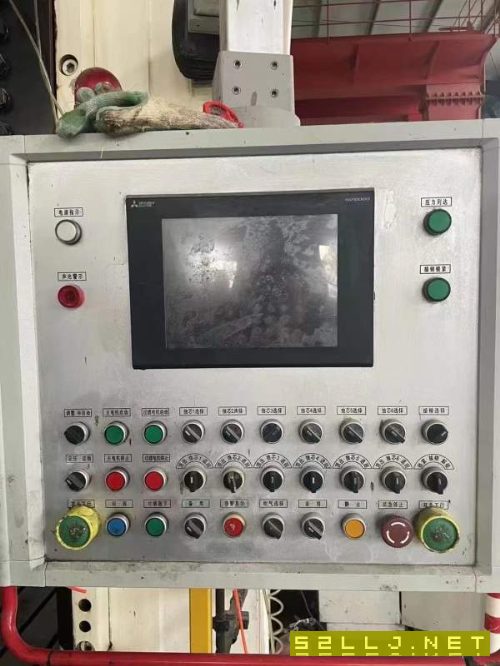 在位出售恒力2015年生產大開口大行程2000噸框架液壓機.