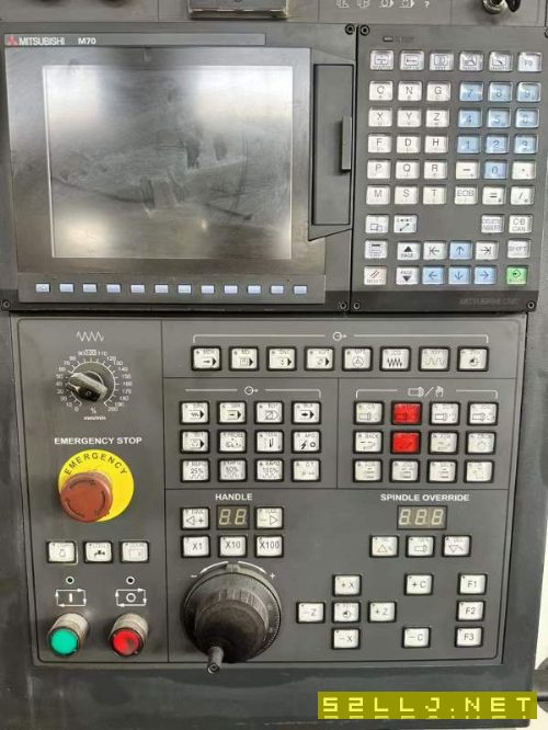 鼎豐12寸卡盤(pán)硬軌機(jī)主軸電機(jī)26kw剛性十足。