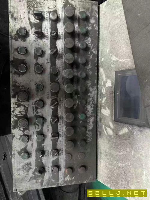 1600噸鍛造液壓機。閉式模鍛、碾環開坯沖孔、雙動閉式.