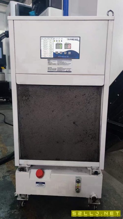 用了幾百個小時的基本全新機2024年德揚2018數控龍門，.