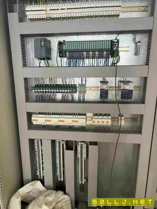 濟南二機，1000噸四點，全新伺服機工作臺面：，側移工.
