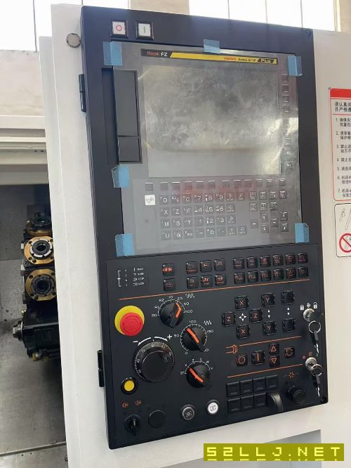 剛剛買下：馬扎克300MLY車銑復(fù)合，帶對(duì)刀儀，發(fā)那科系.