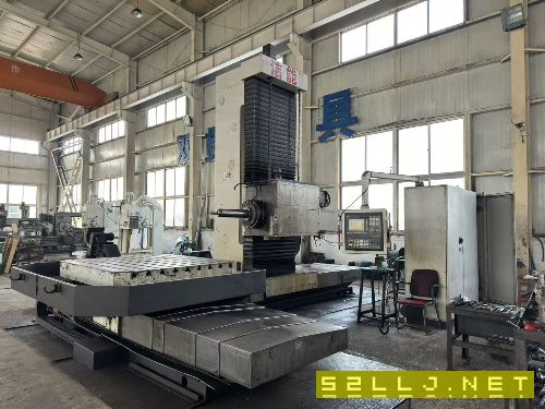 中捷6513數(shù)控刨臺(tái)鏜床。工作臺(tái)1.6米1.8米，三軸行程XY.