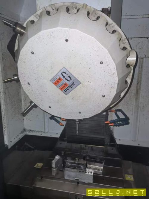 剛剛買下4臺準新臺群T500B鉆攻，21把刀，24000轉，幾.