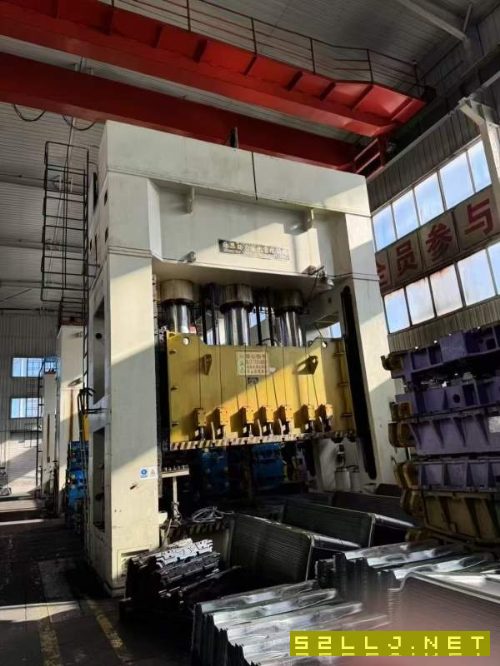 江蘇國力鍛壓機床有限公司產YL34-1300，工作臺尺寸400.