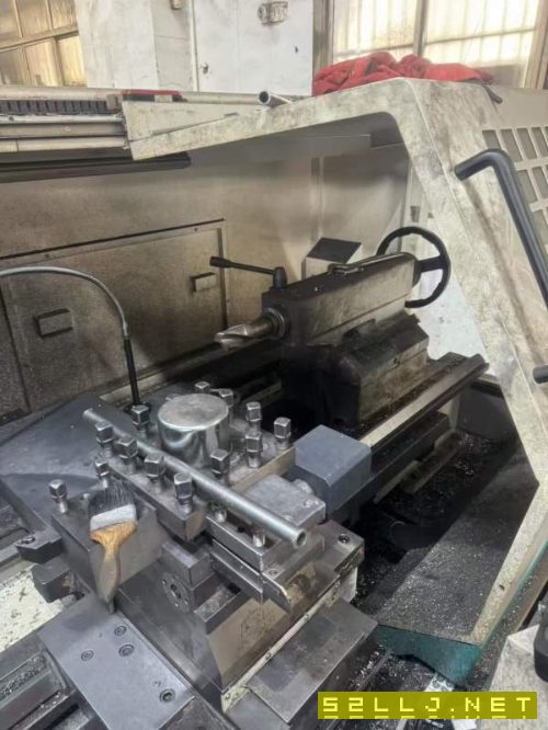 剛剛買下大連數(shù)控車床6180/2米2023年準(zhǔn)新狀態(tài)