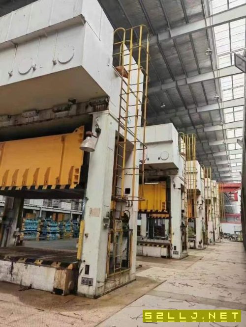合肥鍛壓液壓線：2000噸1200噸1000噸800噸800噸。前移.