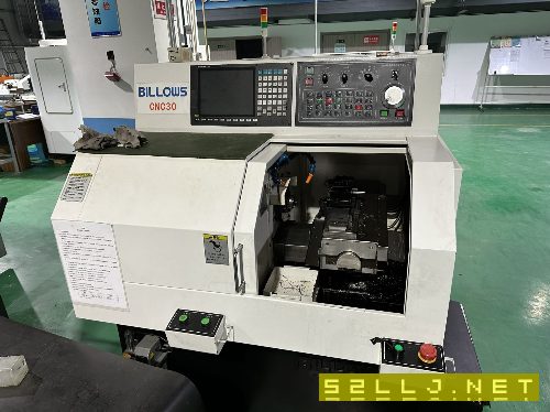 2021年的機器準新的同款2臺巨浪CNC30排刀車