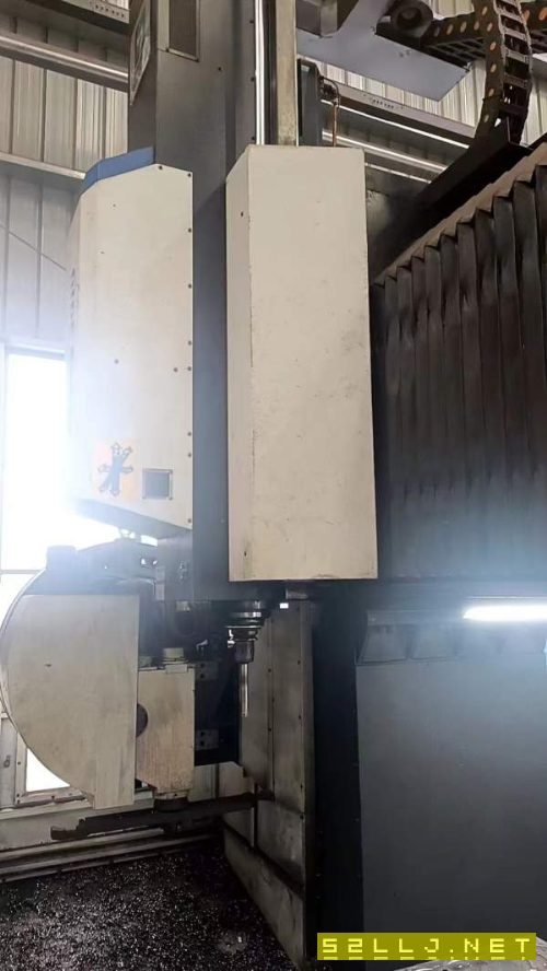 湖南工廠剛剛買下國盛4027龍門一臺，工作臺2米4米，門.