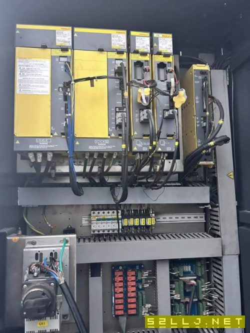 臺灣麗偉V-50L立加，同款有3臺40M一臺、BT40大主軸直.