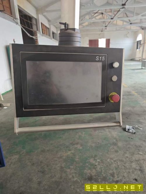 超低價出售南京聯鵬液壓板料折彎機：公稱壓力110噸，.